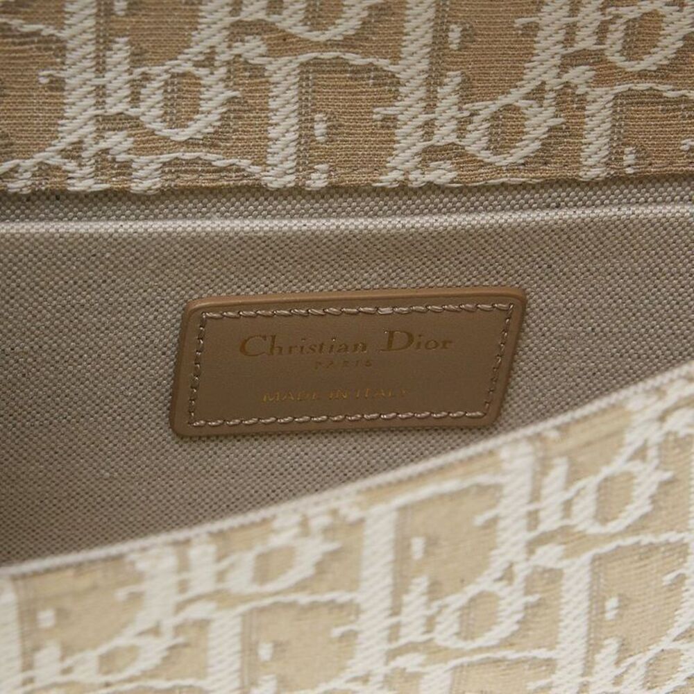 Montaine East West Chain Bag - Picture 8 of 8